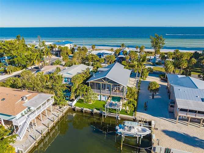 805 S Bay Blvd Anna Maria, FL 34216