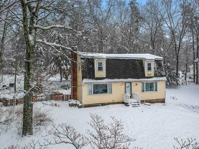 79 Old Derry Rd Londonderry, NH 03053