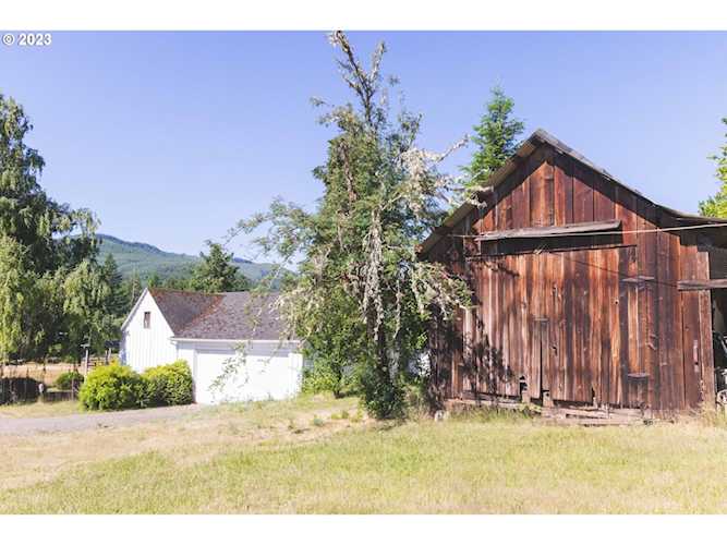 39935 Layng Creek RD Dorena, OR 97434