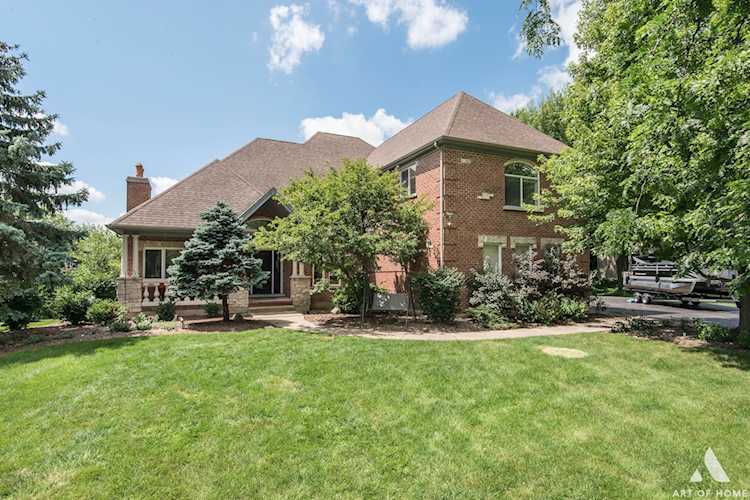 7215 Inverway Dr Lakewood, IL 60014