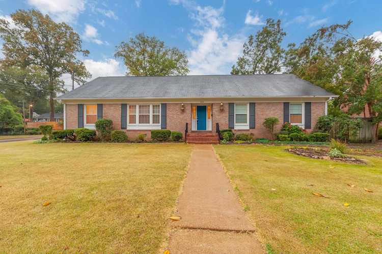Haltom Real Estate, local REALTORS® Specialize in Selling Homes in Jackson, TN & Surrounding Areas : Madison County, Henderson County, Carroll County, Gibson County, Chester County, Hardeman County, Crockett County Photo 1
