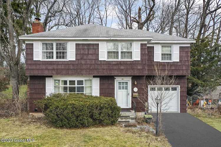 42 Pineview Ave Delmar, NY 12054