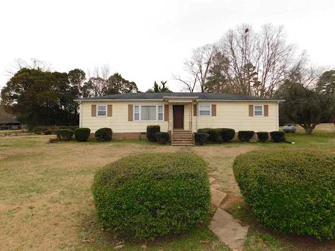 17 Charles Drive Wellford, SC 29385