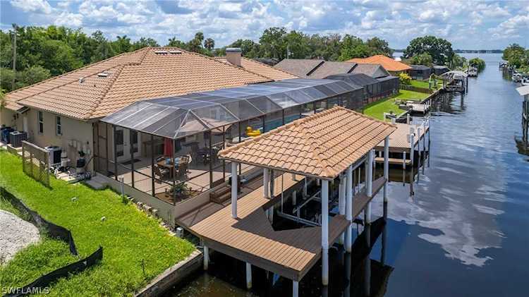 1845 Stevenson Rd North Fort Myers, FL 33917