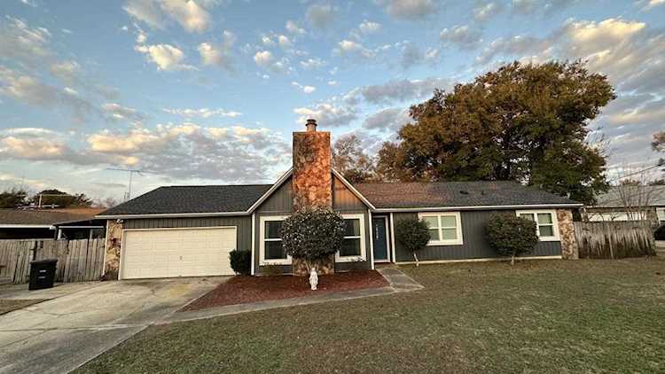 1875 Conway Dr Pensacola, FL 32503