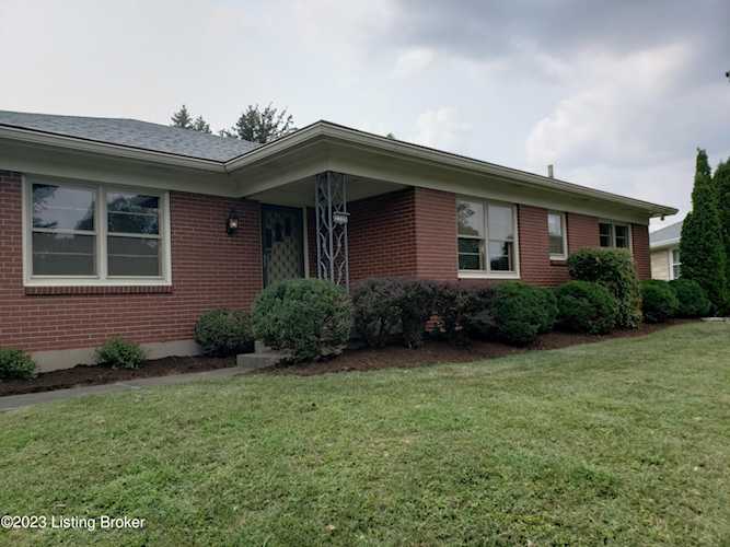 3306 Terrier Ln Louisville, KY 40218