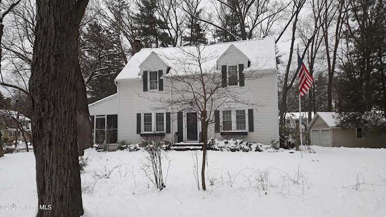 2 Douglas Rd Delmar, NY 12054