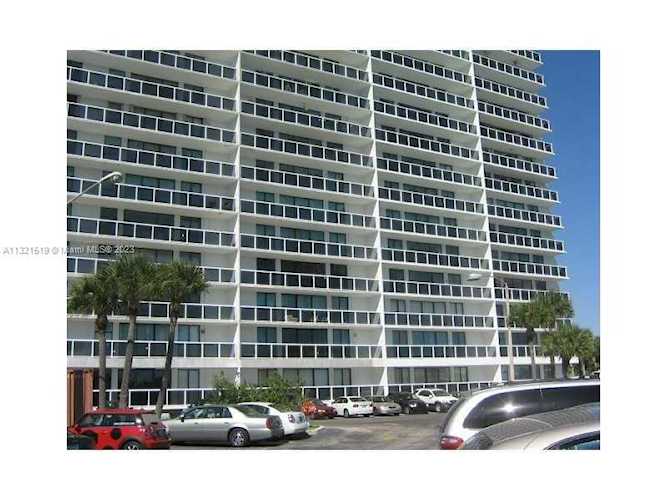 20515 E Country Club Dr #745 Aventura, FL 33180