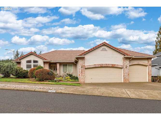 11477 SE Highland LOOP Clackamas, OR 97015