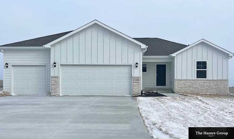1080 Cedar Circle Springfield, NE 68059
