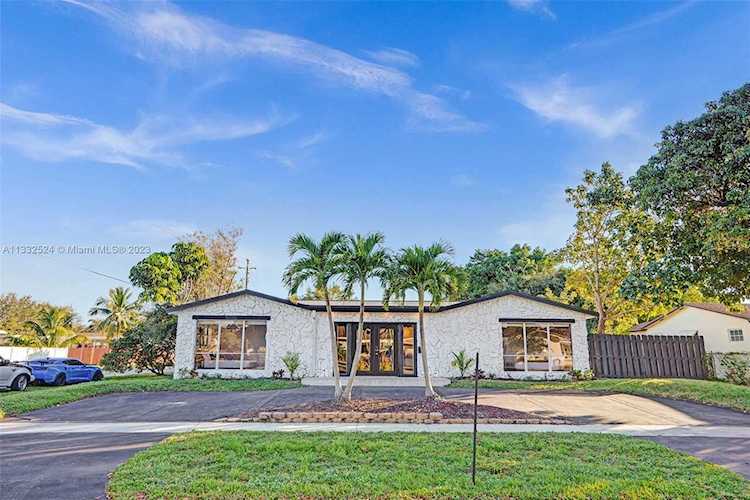 5000 Grant St Hollywood, FL 33021