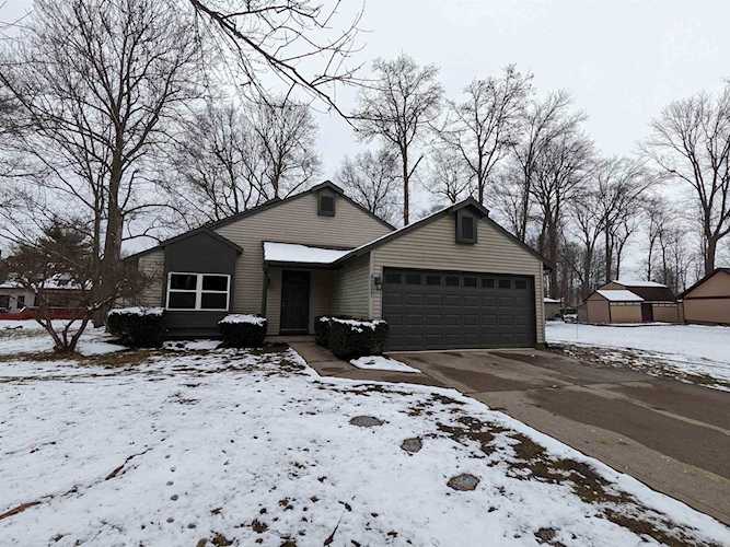 4227 Chippendale Court Fort Wayne, IN 46816