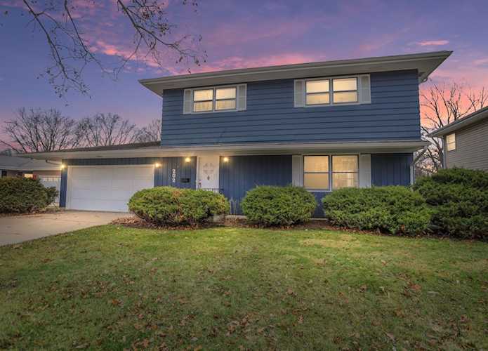 202 Walnut Dr St. Charles, IL 60174
