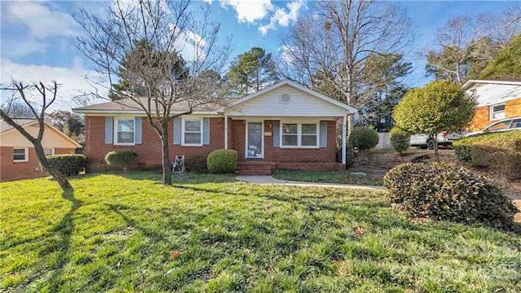 6742 Brookcrest DrCharlotteNC28210Starmount Photo 1