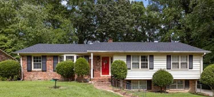 327 Weblin Street Spartanburg, SC 29306