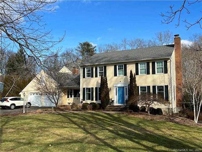 3 Buttonwood Drive Branford, CT 06405
