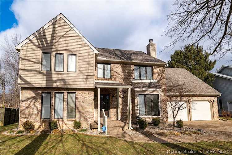 208 Crescent Loop New Albany, IN 47150