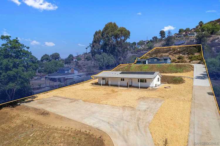 1940-44 Valley Rim Road El Cajon, CA 92021