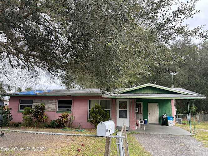 2803 Hickory Circle Mims, FL 32754