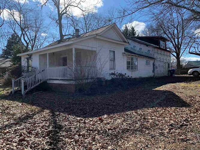 200 S Lee Ave Landrum, SC 29356