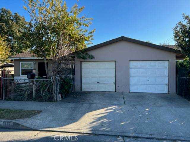 MLS #OC23012349 - 1832 W Pine St Santa Ana, CA 92703 - $695,000 Photo 1
