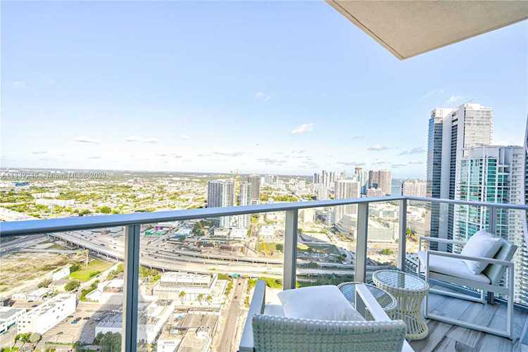 851 ne 1st Ave #3900 Miami, FL 33132