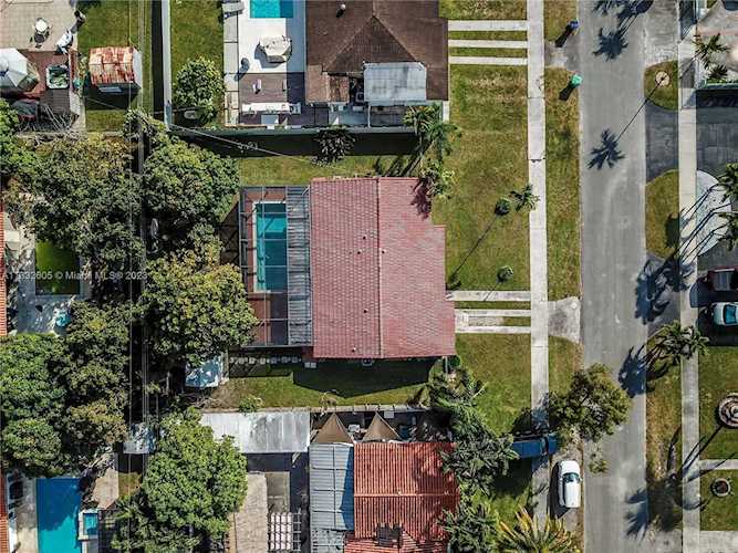 1821 SW 92nd Pl Miami, FL 33165
