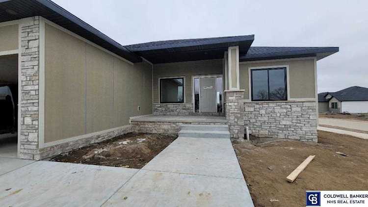 1251 Meadow Ln Hickman, NE 68372