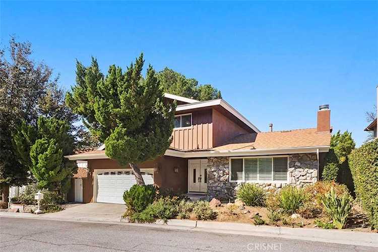 22641 Cavalier St Woodland Hills, CA 91364