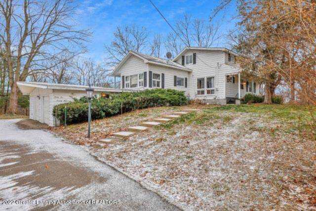 2573 Small Acres Ln Okemos, MI 48864