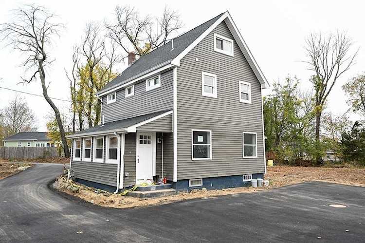 12 North Main St Avon, MA 02322