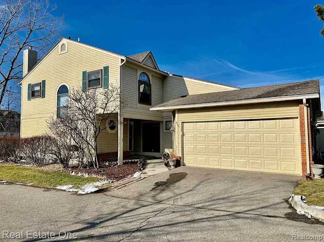 5750 Drake Hollow Update, MI 48322