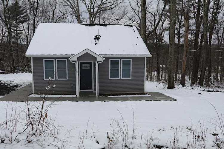 39 Knollwood Rd Brimfield, MA 01010