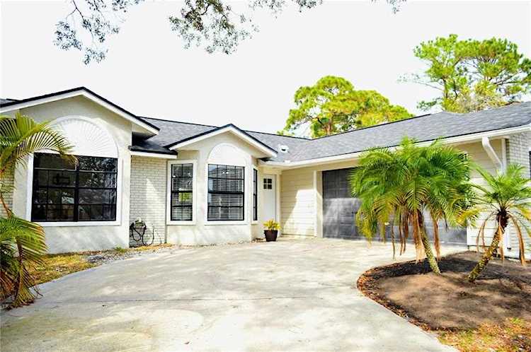 1598 Malaluka St Deltona, FL 32725