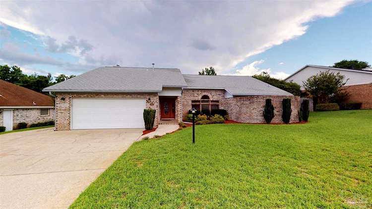 2221 Oxford Dr Pensacola, FL 32503