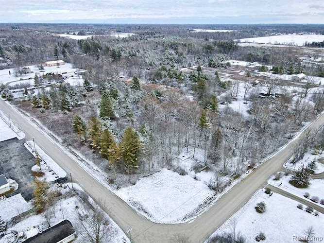 0 Dove Kimball, MI 48074