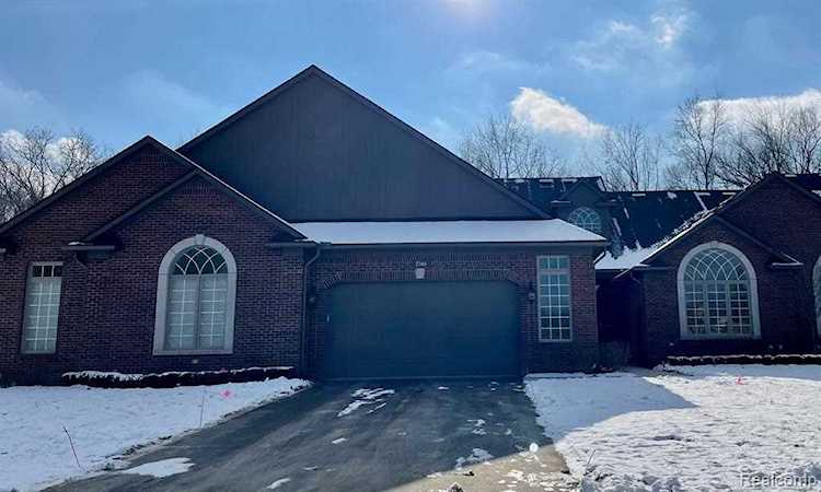 2628 Barberry Shelby Twp, MI 48316