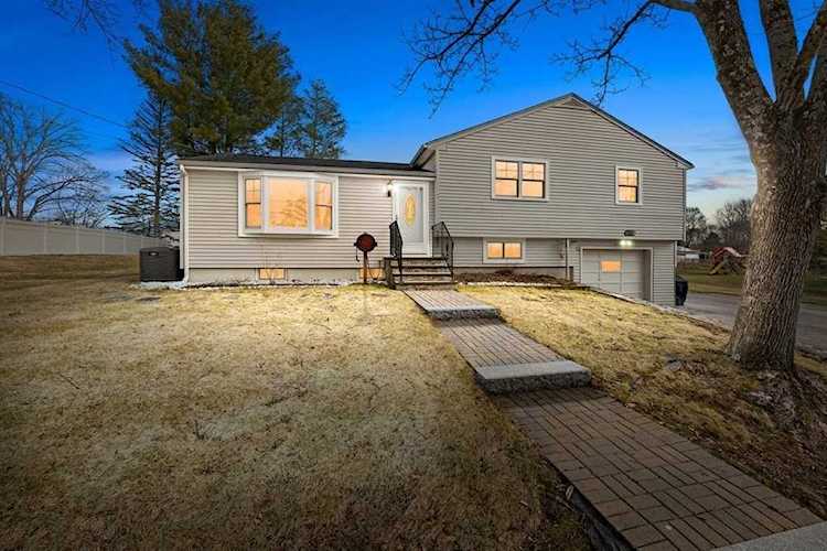 7 Gary Circle Westborough, MA 01581