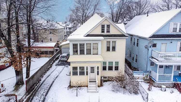 65 Exeter St Lawrence, MA 01843
