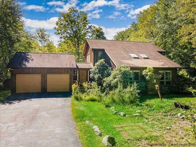 6 Amani Dr Gardiner, NY 12525