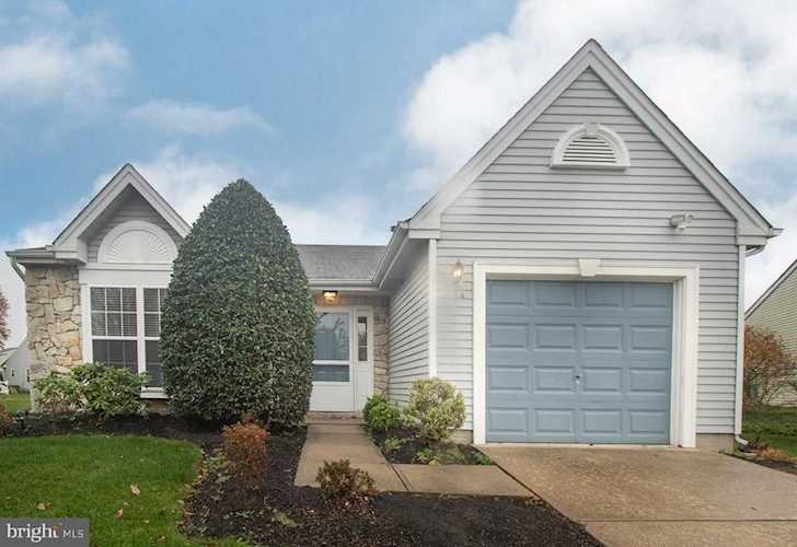 424 Elderberry Ct Mount Laurel, NJ 08054