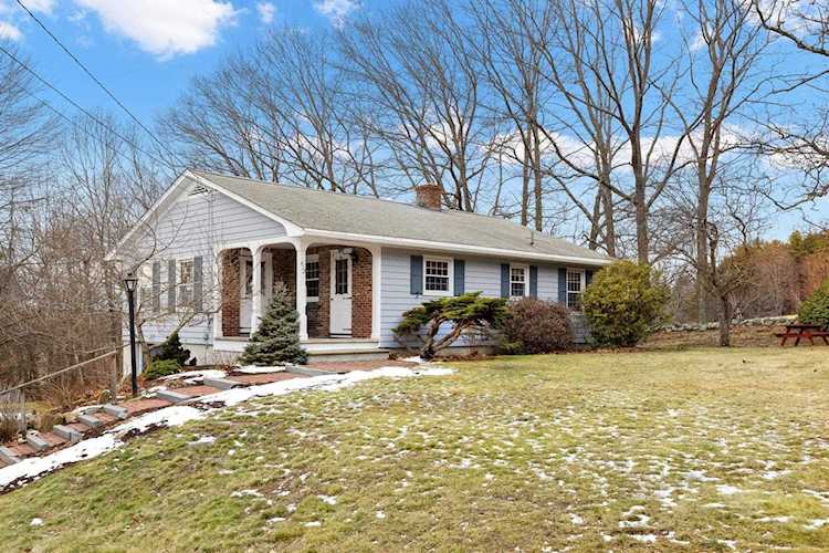 412 Grandview Rd Pembroke, NH 03275