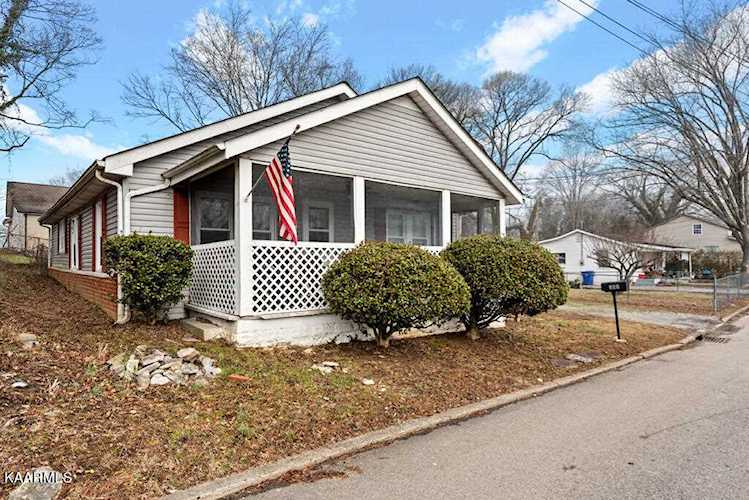 508 Hendrickson St Clinton, TN 37716