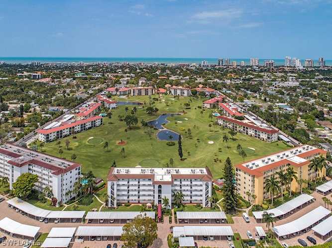 29 E High Point Cir #106 Naples, FL 34103
