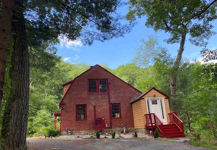 102 Lincoln Rd Lincoln, MA 01773