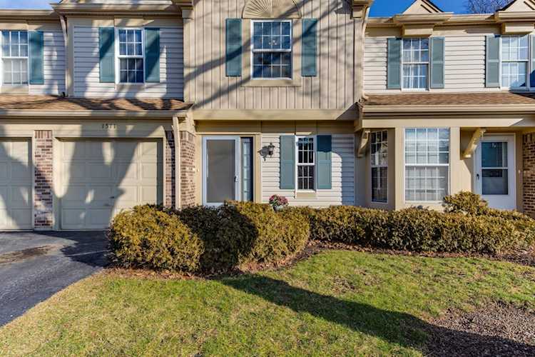 1511 Crab Tree Dr Westmont, IL 60559