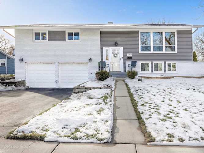 6414 Arnold Dr Woodridge, IL 60517
