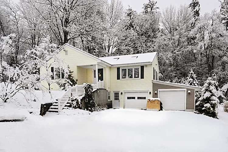 2 Locust Hill Rd Goffstown, NH 03045
