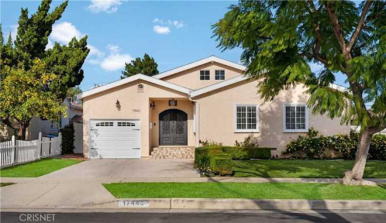 17443 Collins St Encino, CA 91316