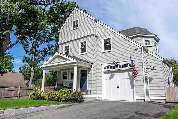 18 Gilford Rd Hingham, MA 02043